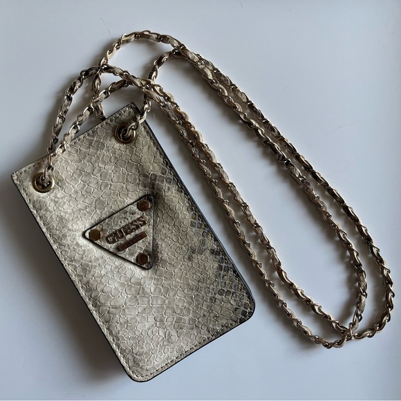 Women’s Guess Cellphone & Cardholder Case w Chain Crossbody - Picture 4 of 9
